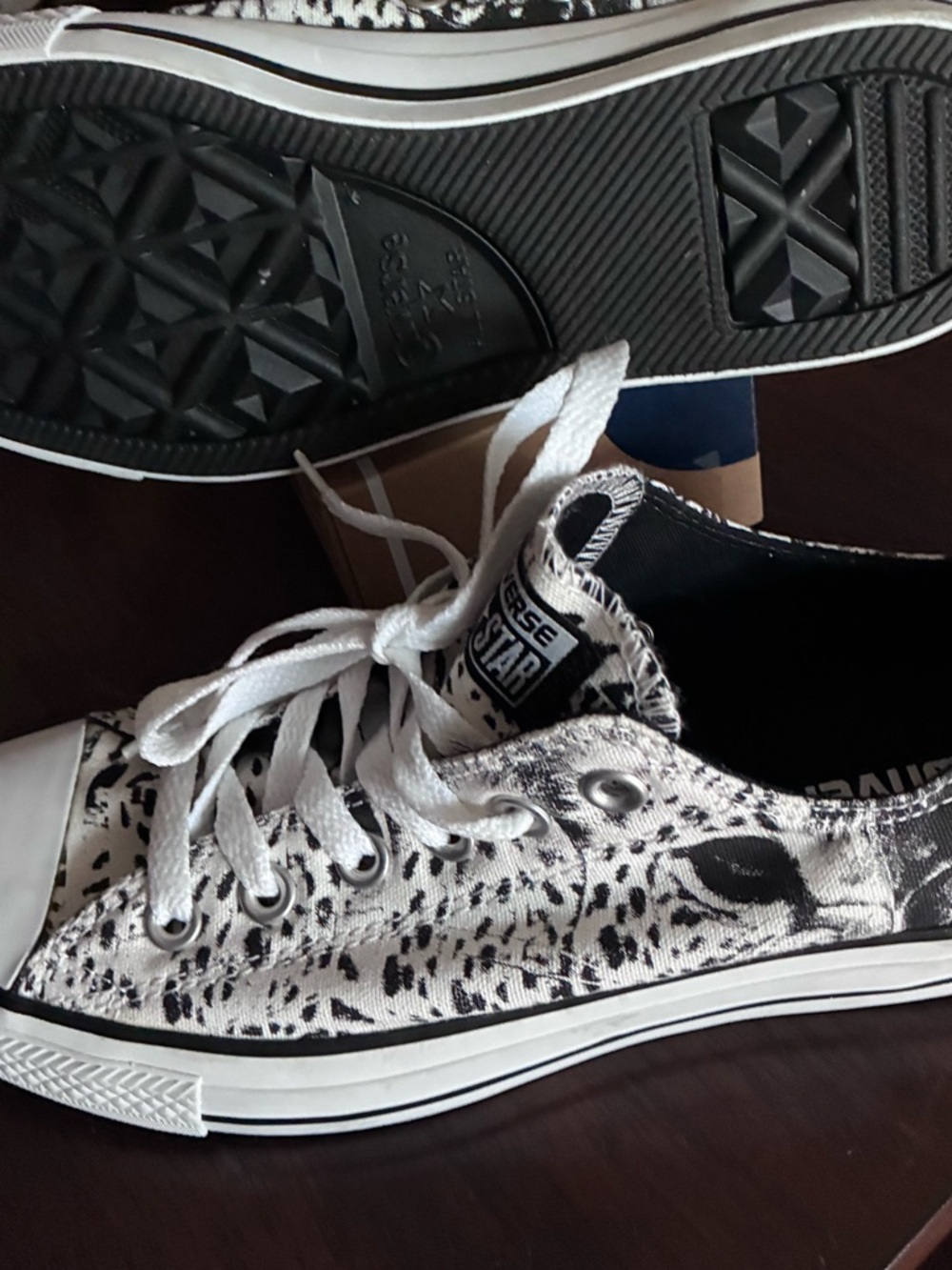 Converse Low-Top Sneakers in Black & White Leopard Print